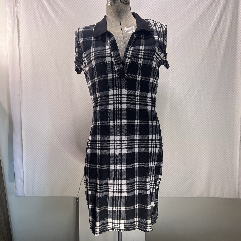 J For  Justice Plaid Black and White Knee Length V Neck Dress Size Lg